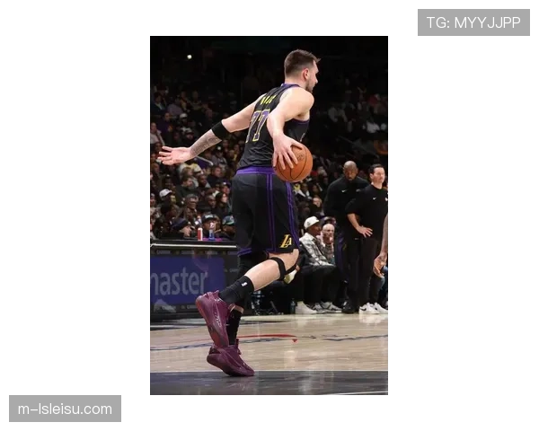 东契奇因脚踝伤势出战成疑，独行侠侧翼进攻体系面临考验